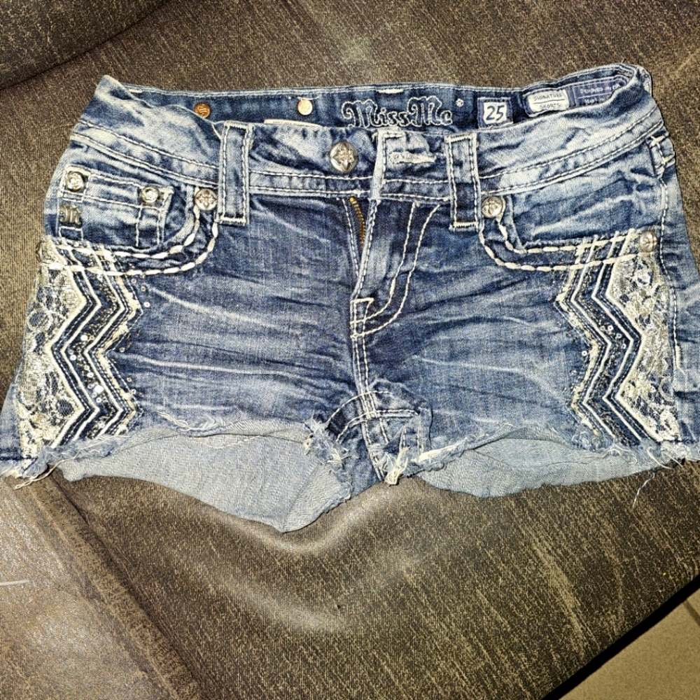 Miss Me shorts size 25